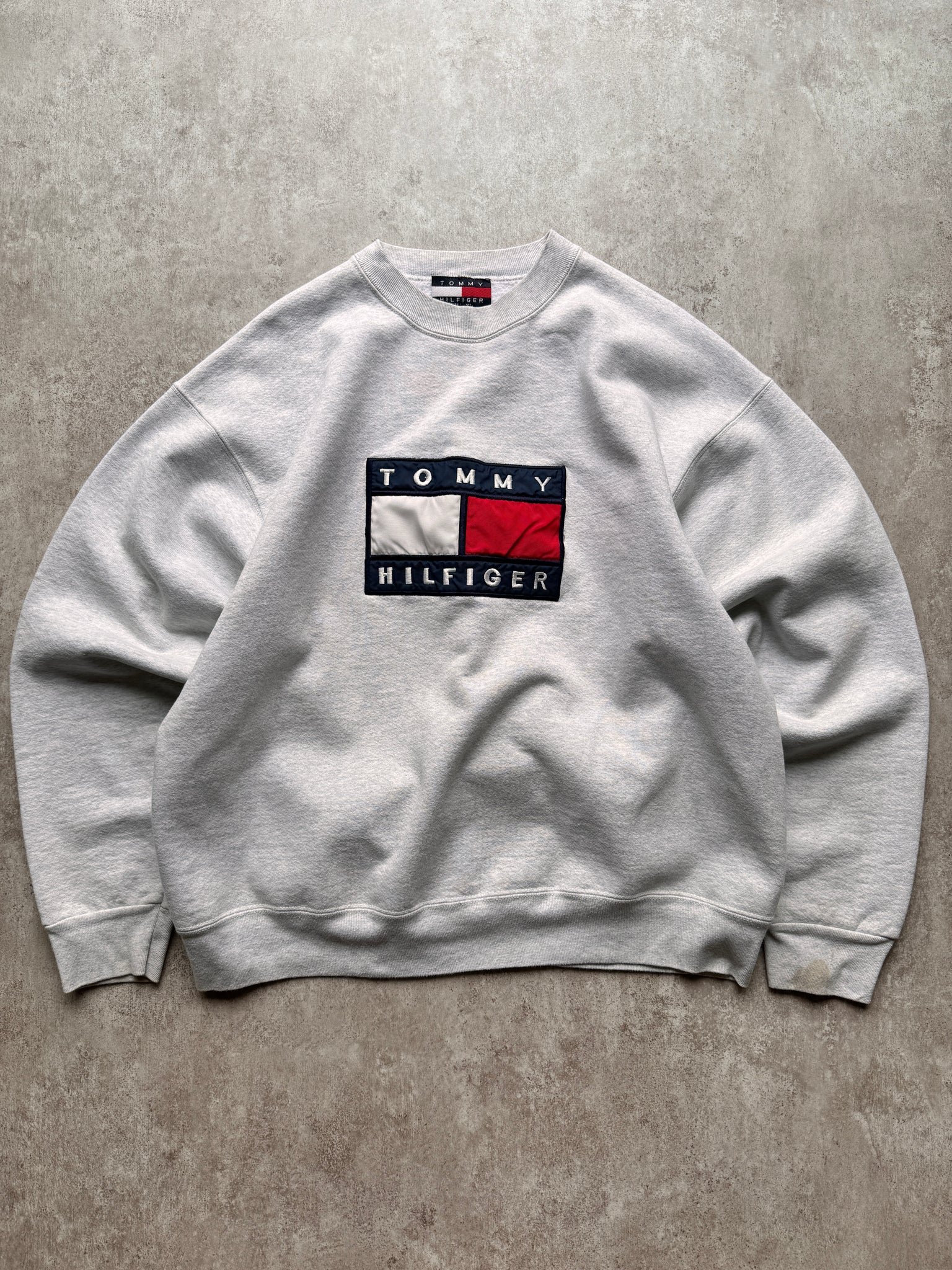 Vintage Tommy Hilfiger Sweatshirt (XL)